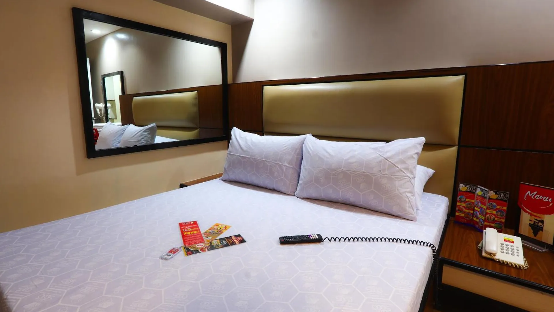 Hotel Sogo - Pasay Rotonda 0*,  الفلبين
